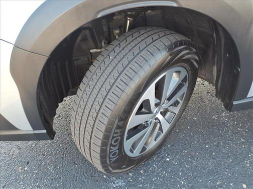 Ice Silver Metallic 2023 Subaru Outback Premium