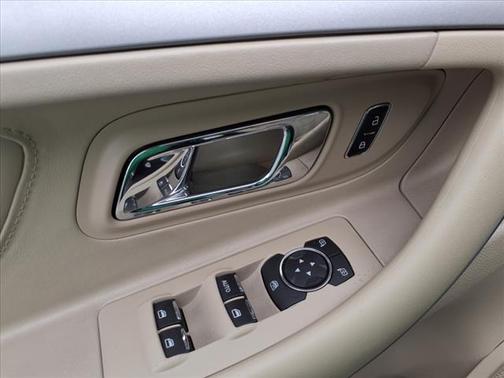2018 Ford Taurus SEL