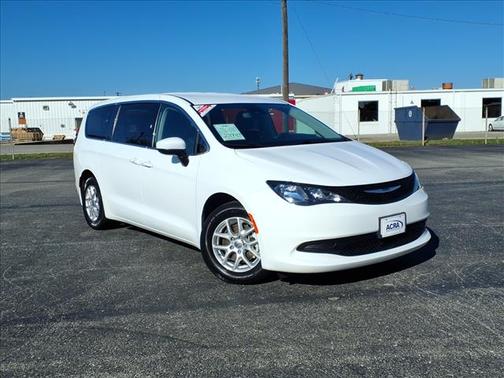 2022 Chrysler Voyager LX