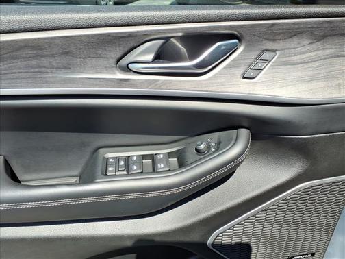 Bright White Clearcoat 2024 Jeep Grand Cherokee L Limited