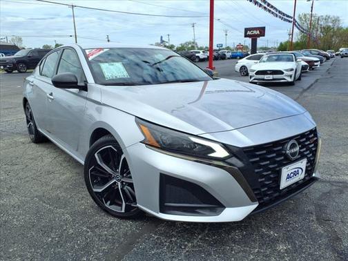 2023 Nissan Altima SR FWD