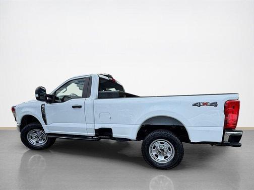 Oxford White 2023 Ford F-350 XL