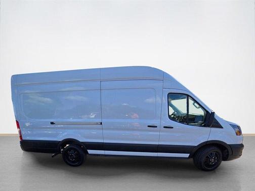 Oxford White 2022 Ford Transit-250 Base