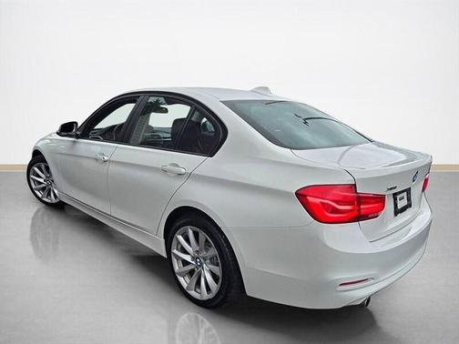 Alpine White 2018 BMW 320 i xDrive