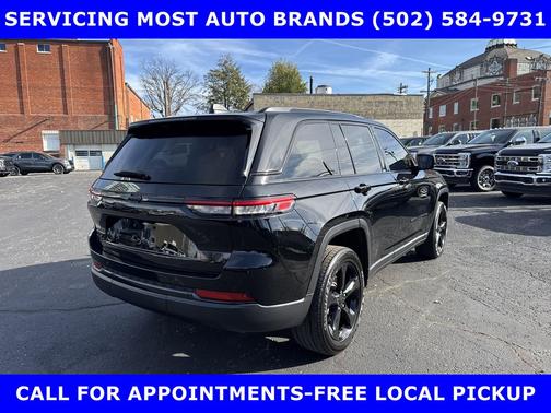 Diamond Black Crystal Pearlcoat 2024 Jeep Grand Cherokee Altitude