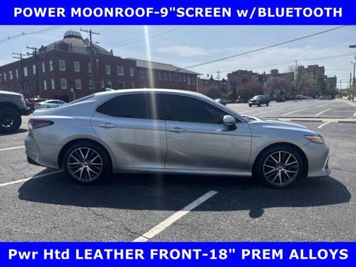 2022 Toyota Camry Hybrid XLE