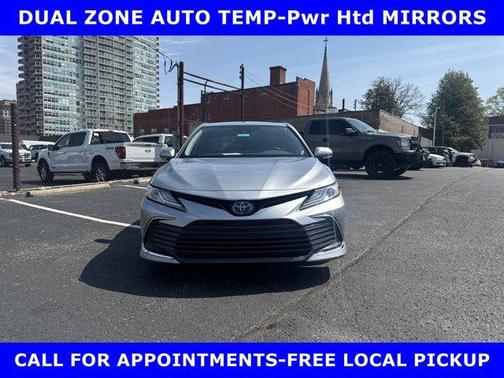 2022 Toyota Camry Hybrid XLE