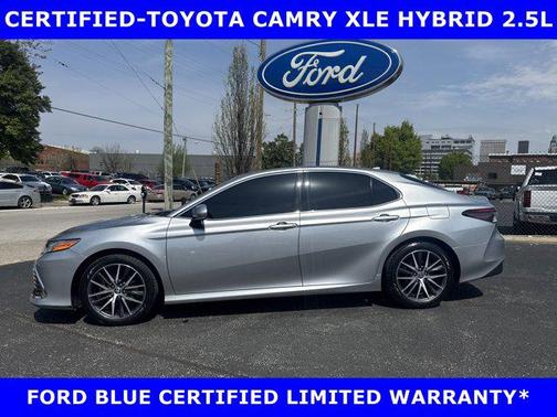 2022 Toyota Camry Hybrid XLE