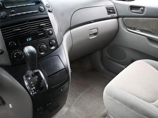 2010 Toyota Sienna CE