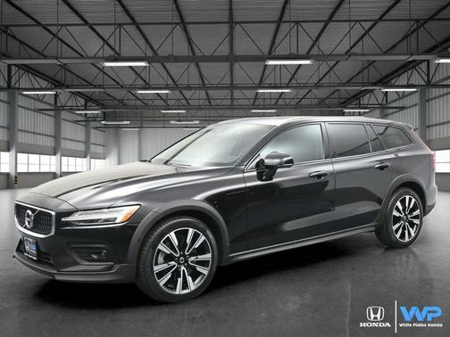 2021 Volvo V60 Cross Country T5