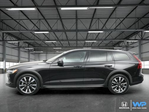 2021 Volvo V60 Cross Country T5