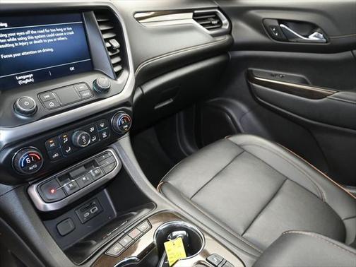 2021 GMC Acadia AT4