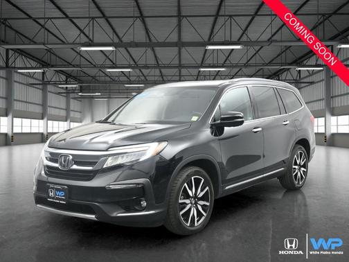 Crystal Black Pearl 2021 Honda Pilot Touring 8-Passenger