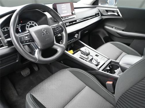 2022 Mitsubishi Outlander ES