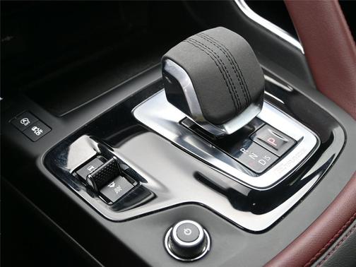 2024 Jaguar E-PACE P250 R-Dynamic SE