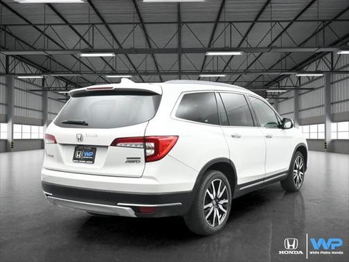2022 Honda Pilot Touring 7-Passenger