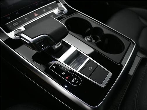 2022 Audi Q7 55 Premium Plus