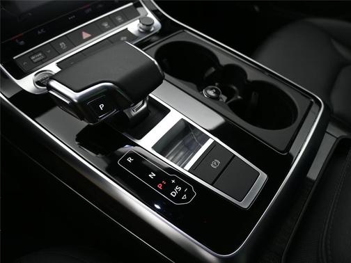 2022 Audi Q7 55 Premium Plus