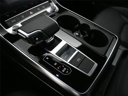 2022 Audi Q7 55 Premium Plus