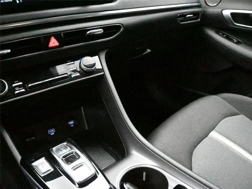 2022 Hyundai SONATA SEL