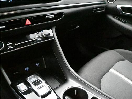 2022 Hyundai SONATA SEL