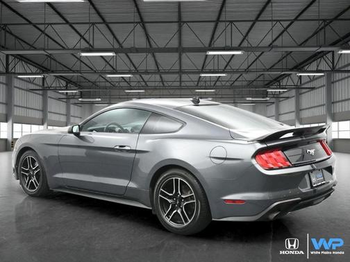 2022 Ford Mustang EcoBoost