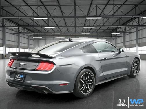 2022 Ford Mustang EcoBoost
