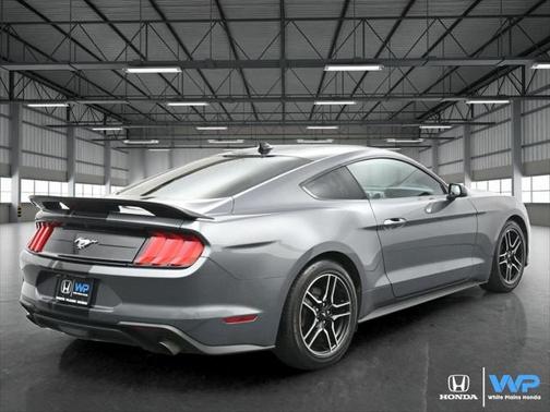 2022 Ford Mustang EcoBoost