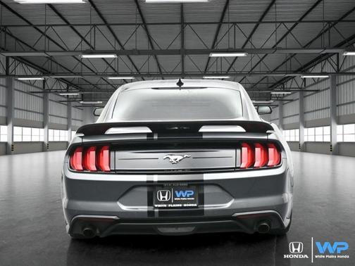 2022 Ford Mustang EcoBoost