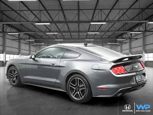 2022 Ford Mustang EcoBoost