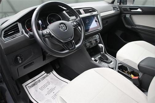 Platinum Gray Metallic 2018 Volkswagen Tiguan 2.0T SE