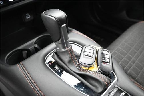 Pearl 2025 Honda HR-V Sport