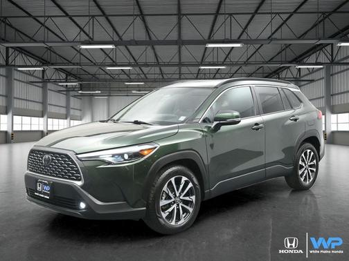 2024 Toyota Corolla Cross XLE