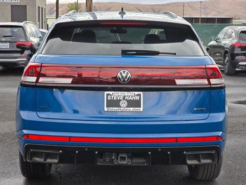 2025 Volkswagen Atlas Cross Sport 2.0T SEL R-Line Black