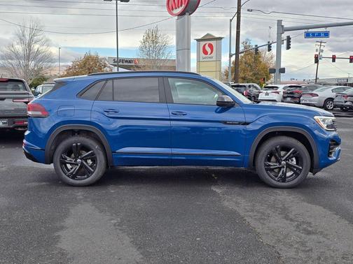 2025 Volkswagen Atlas Cross Sport 2.0T SEL R-Line Black