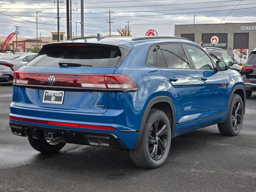2025 Volkswagen Atlas Cross Sport 2.0T SEL R-Line Black