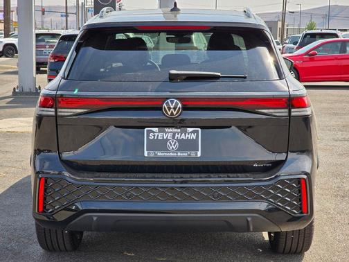 2025 Volkswagen Tiguan 2.0T SE R-Line Black