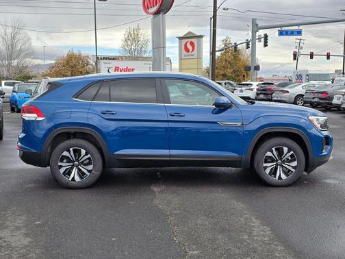2025 Volkswagen Atlas Cross Sport 2.0T SE