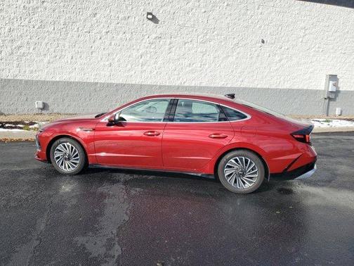 2025 Hyundai SONATA Hybrid SEL