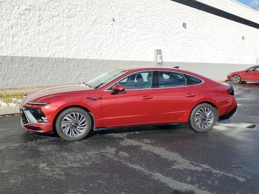 2025 Hyundai SONATA Hybrid SEL