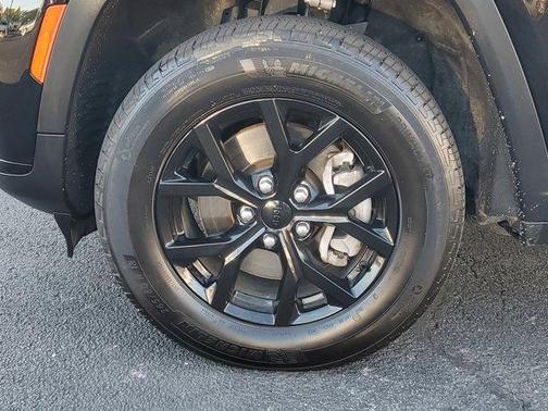 2024 Jeep Grand Cherokee L Laredo