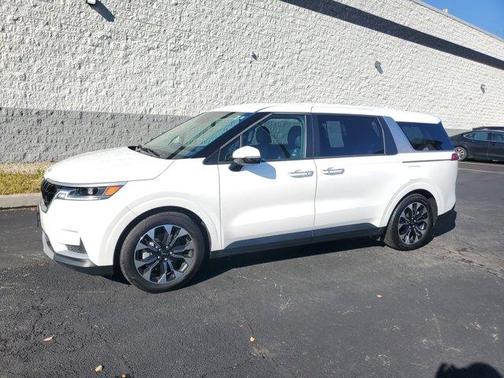 2024 Kia Carnival EX