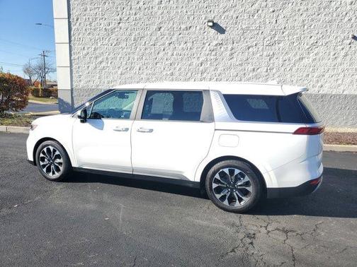 2024 Kia Carnival EX