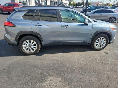 2024 Toyota Corolla Cross LE
