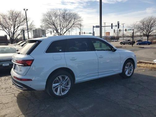 2023 Audi Q7 55 Premium Plus
