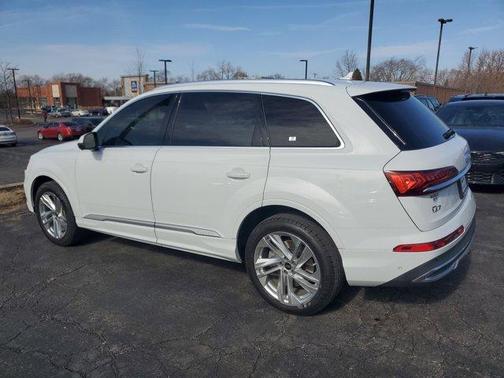 2023 Audi Q7 55 Premium Plus