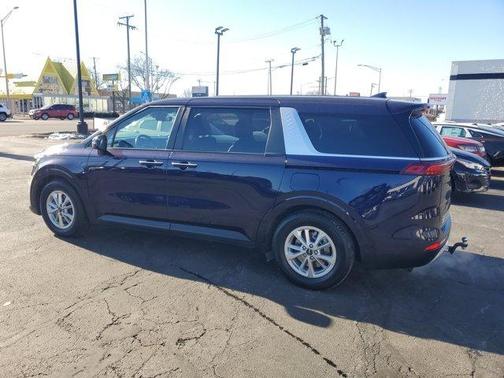 2024 Kia Carnival LX