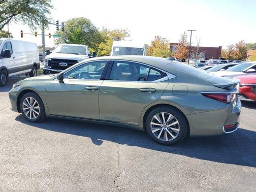 2020 Lexus ES 300h Base