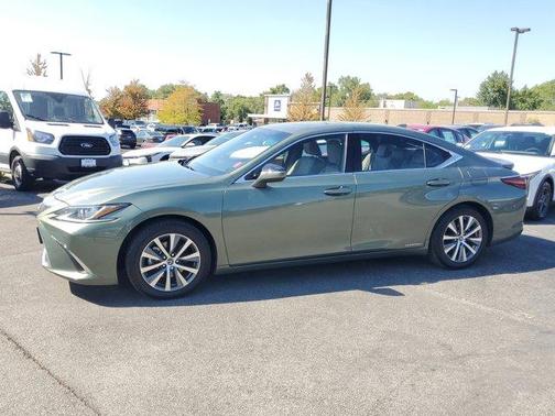 2020 Lexus ES 300h Base