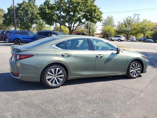 2020 Lexus ES 300h Base
